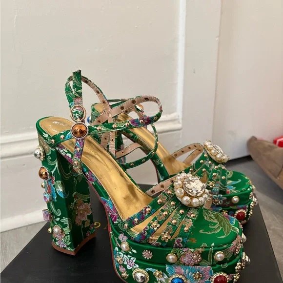 Floral Embellished Green Heels - Picture 4 of 11